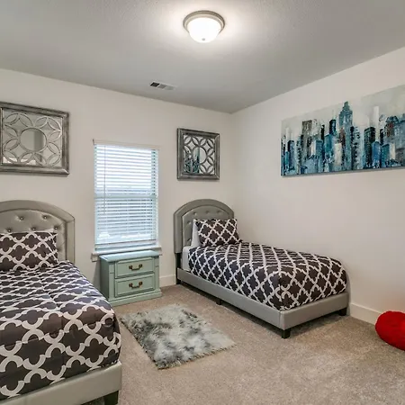 Home Away From Home Lewisville Exterior photo